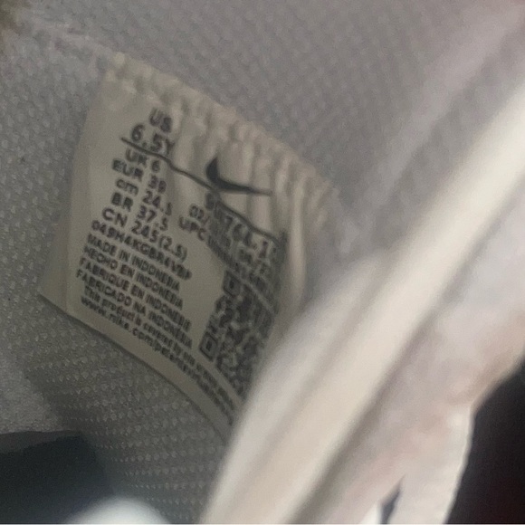 Nike Cortez - Picture 6 of 8